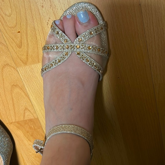 Sandals - Picture 2 of 3